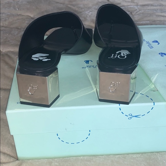 Off-White™  Hexnut Leather Metallic-Heel Thong Sandals - Picture 10 of 15